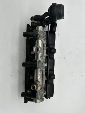 06e133110n Audi 07-08 3.2l Air Intake Manifold Connector Fuel Rail Right #2