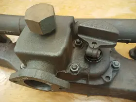 3835580 Chevrolet Chevy 235 6 Cyl Intake Exhaust Manifold Updraft For Cabover Truck 216 #2