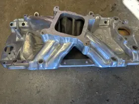 2910 Edelbrock Victor Scorpion 2r-2 Intake 454 Bbc Rectangle Port