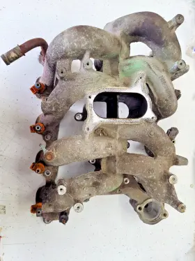 F65e-9424-be Ford 4.6l V-8 Intake Manifold - Used