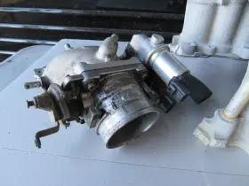 F85e-8424-be Ford F85e-9424-be E-series F150 4.6l Intake Manifold Cast # And Throttle #2