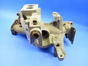 Rf-e0ze-9425-a Ford Draw Through Carbureted 2.3 Turbo 4 Cylinder Intake Manifold