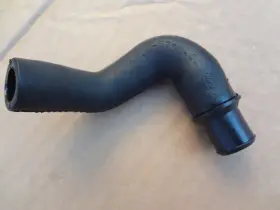 Xr3e-6758-ca Ford 2003 - 2004 Mustang Cobra Valve Cover Hose And Fitting Oem Sku# K200