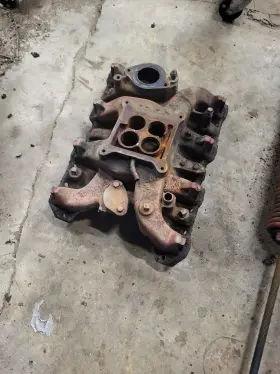 438340c1 International 345 Or 392 4 Bbl V8 Intake Manifold