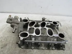 Xl1e9k461ca Lincoln 2000 Navigator Lower Intake Manifold 5.4l Dohc Fuel Injector Rail Line