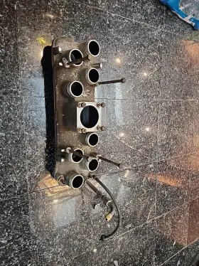 1161412201 Mercedes-benz Lower Intake Manifold M117 R107 W116 Used With Hardware D-jet