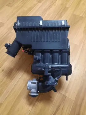 14003-ea000 Nissan Genuine 2005-2020 Frontier 2.5 Intake Manifold
