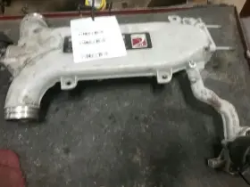329-01674 Saturn 00 01 02 03 L Series Sedan Intake Manifold 3.0l Upper 1106191