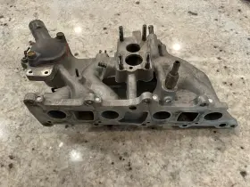 13110-80c01 Suzuki 1986-88 Samurai Intake Manifold - Plus Water Inlet And Temp Sending Unit